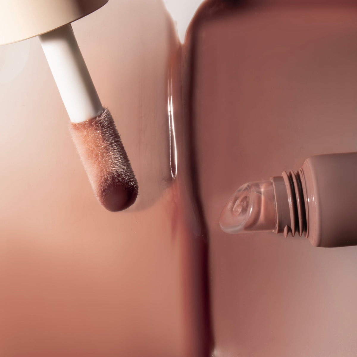 dream-lip-oil-warm-beige-e2 PDP_DLO-WarmBeige-3.jpg