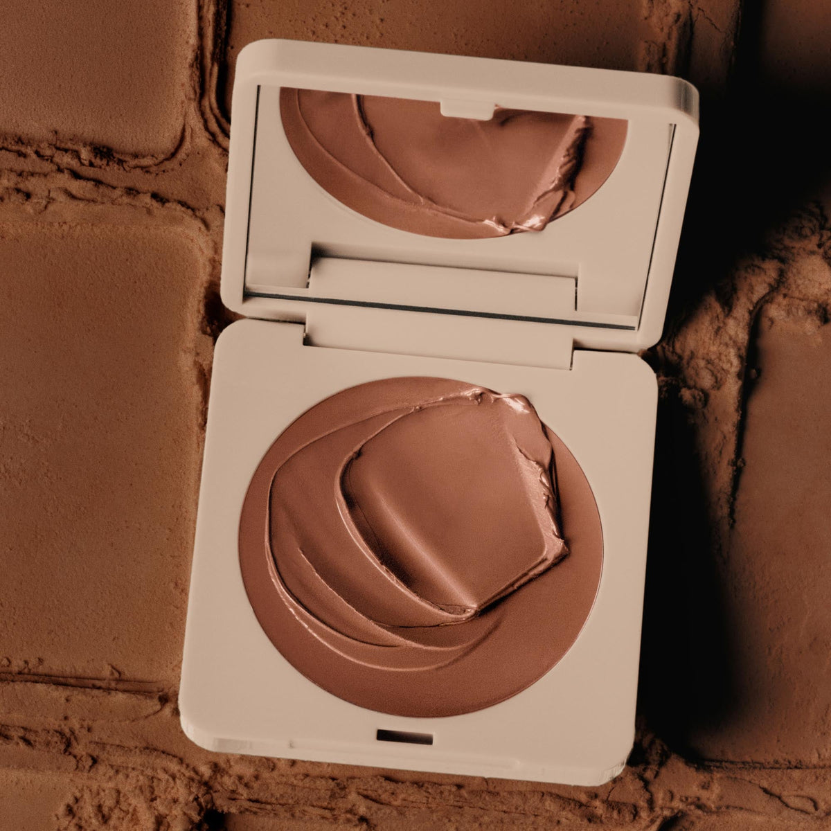 bronzer-butter-balm-desert-p8 Bronzer_Desert-3.jpg