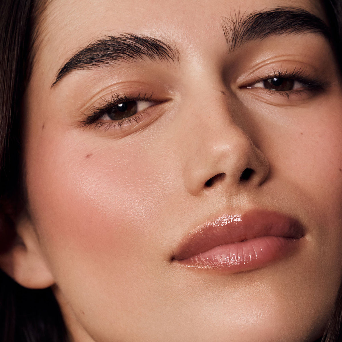the-dewy-pink-set-u9 HOL25-Pink-Dewy-Set-Model-Pink-Sunset.jpg