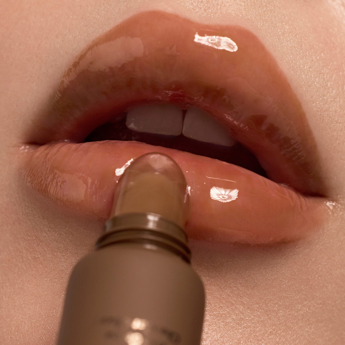 lip-butter-balm-hot-cocoa-u5 LBB-Hot-Cocoa-2025-Lip.jpg