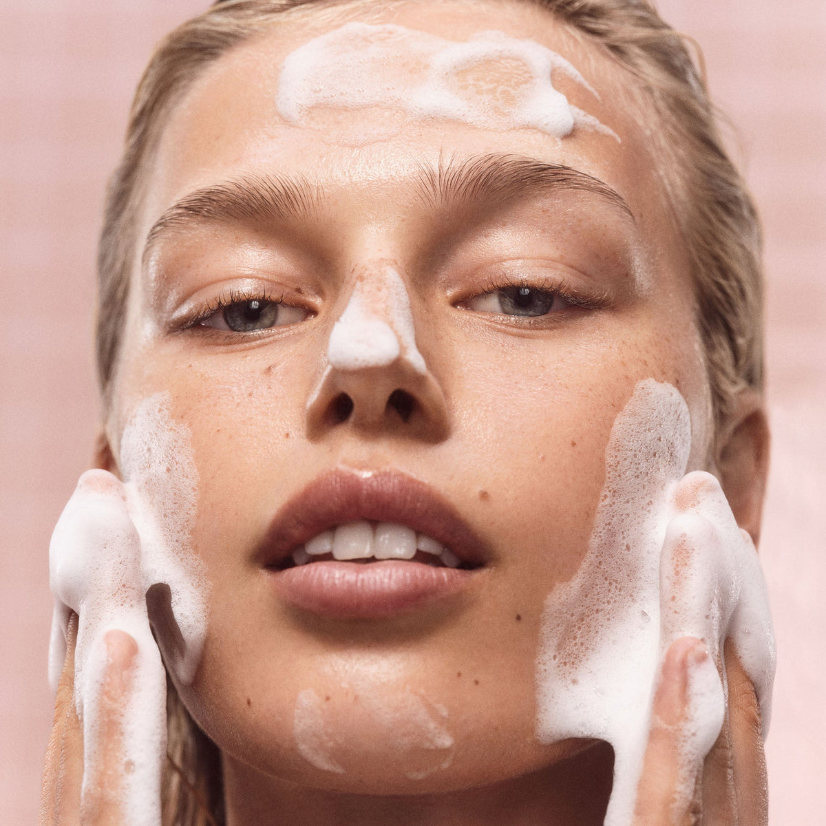 mini-pink-dewtm-gel-cleanser-v1 Pinnk-Dew-4.jpg